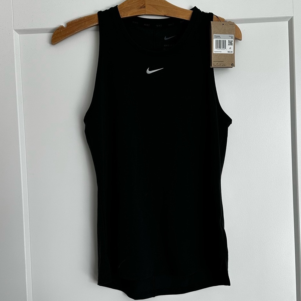 Nike. XS. Black tank.